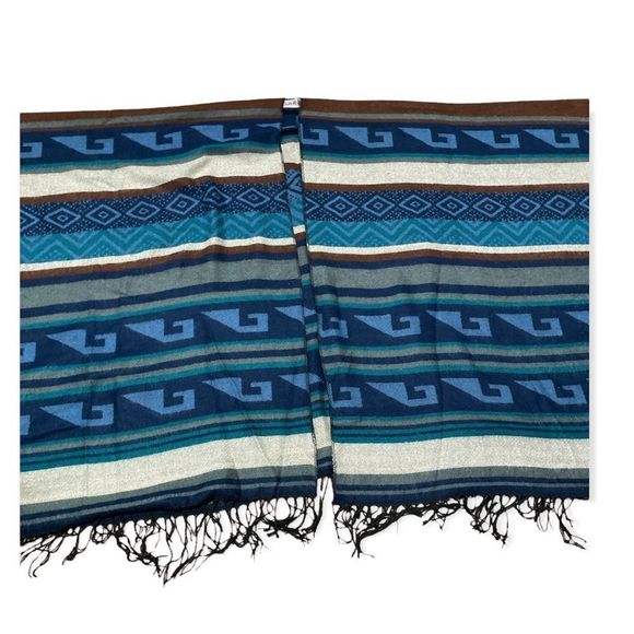 Cherrie Bliss oversized shawl - Picture 2 of 5